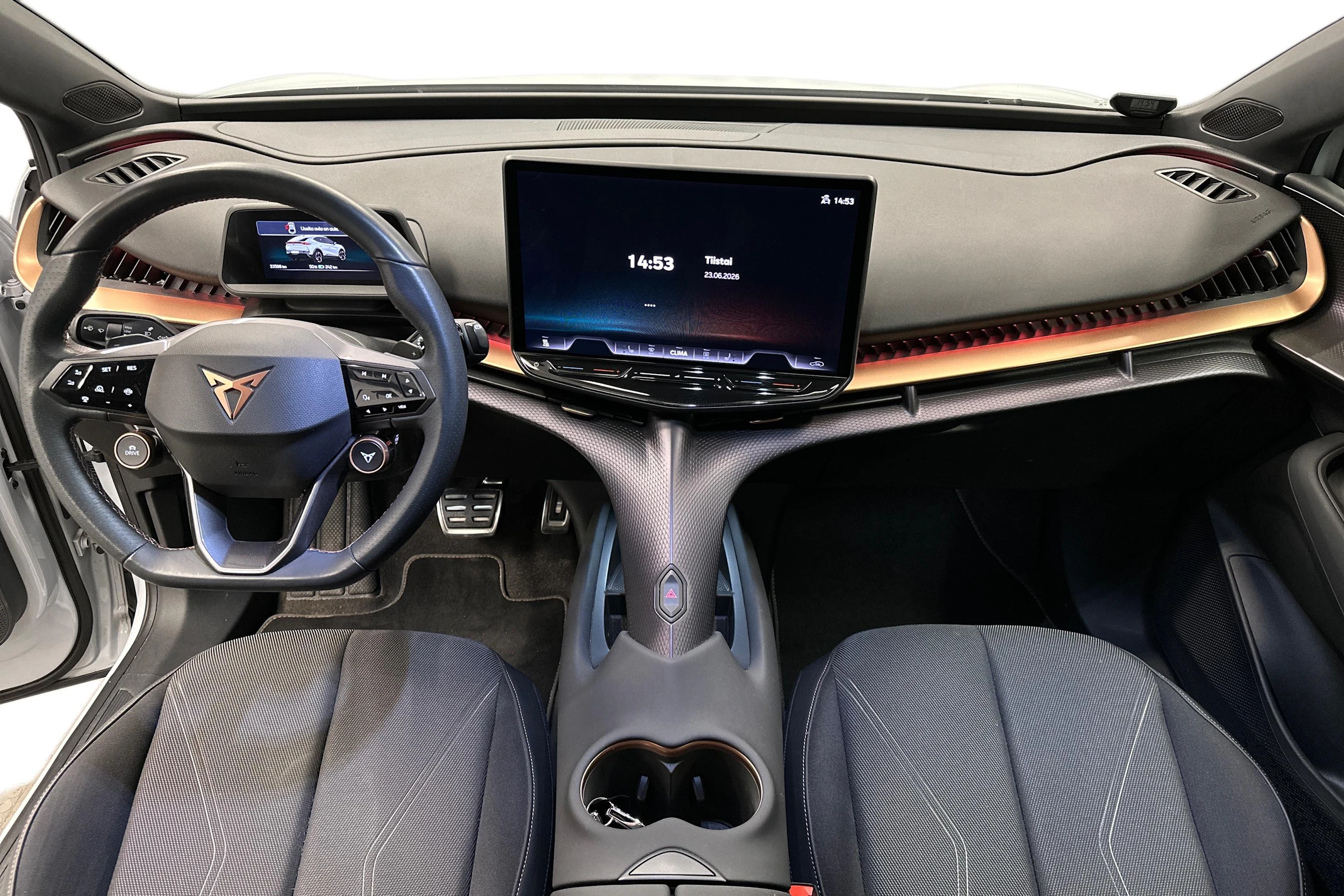 harmaa CUPRA Tavascan 2024 kuva 7.