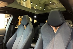 ruskea (beige) CUPRA Tavascan 2024 kuva 15.