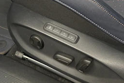ruskea (beige) CUPRA Tavascan 2024 kuva 26.