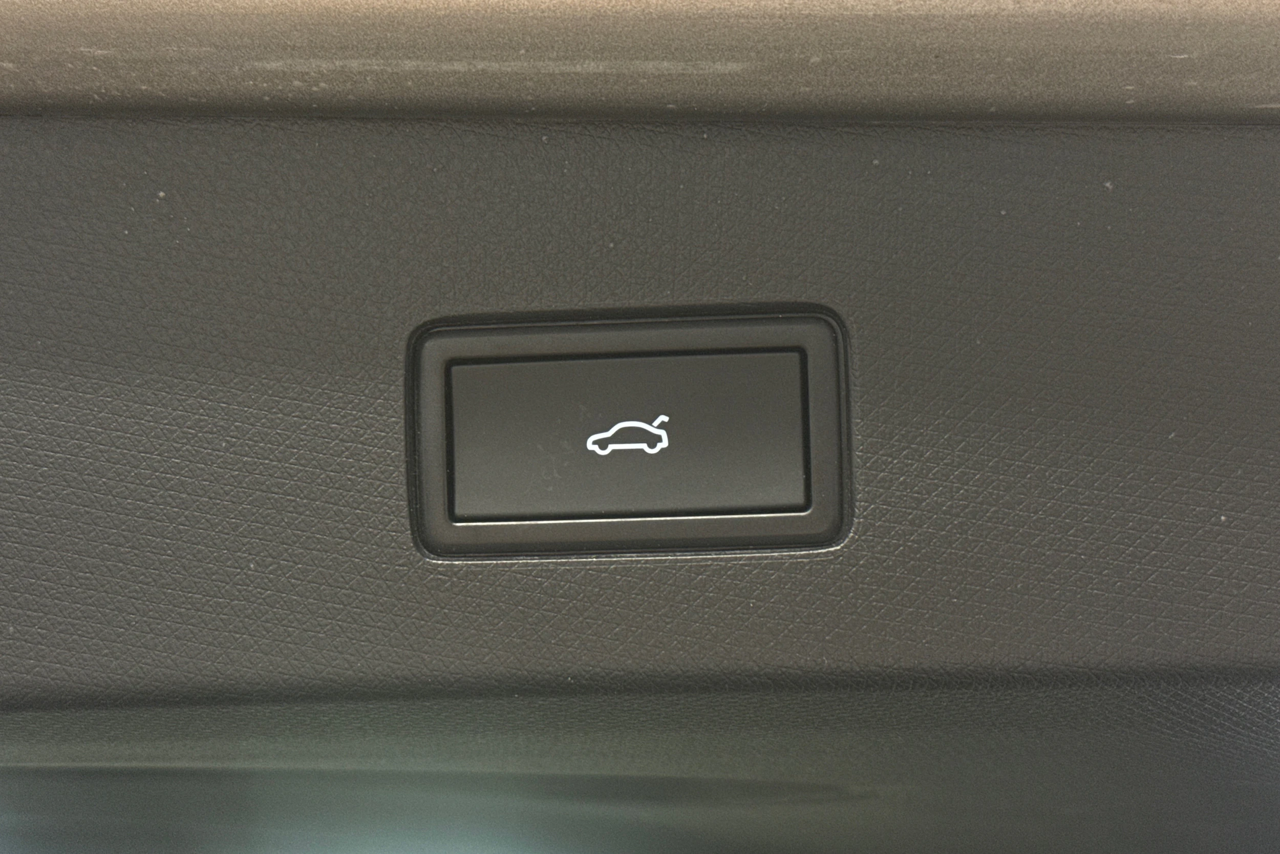 ruskea (beige) CUPRA Tavascan 2024 kuva 28.