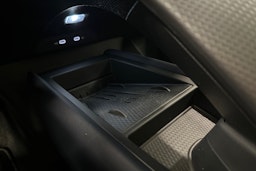 ruskea (beige) CUPRA Tavascan 2024 kuva 33.