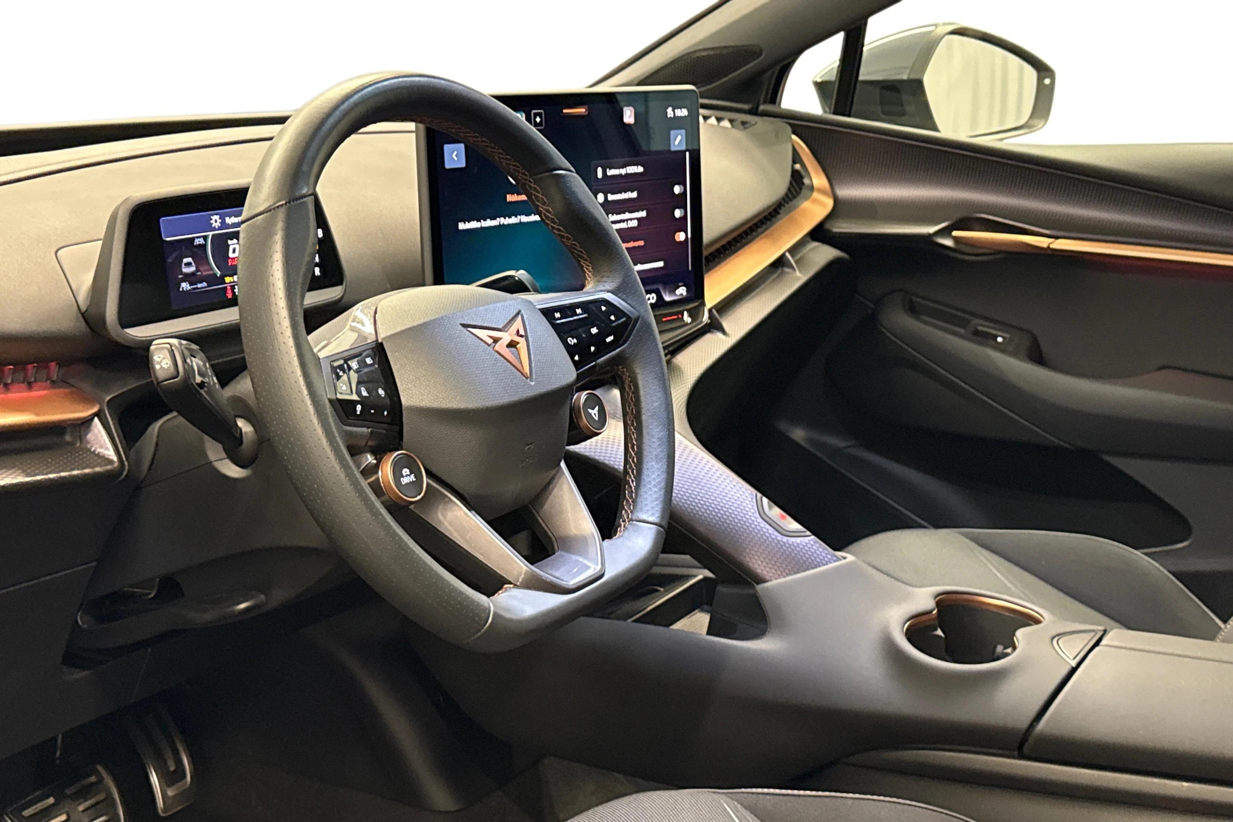 ruskea (beige) CUPRA Tavascan 2024 kuva 8.