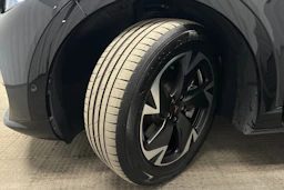 harmaa CUPRA Tavascan 2024 kuva 10.