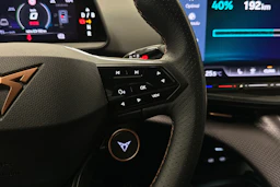 harmaa CUPRA Tavascan 2024 kuva 12.