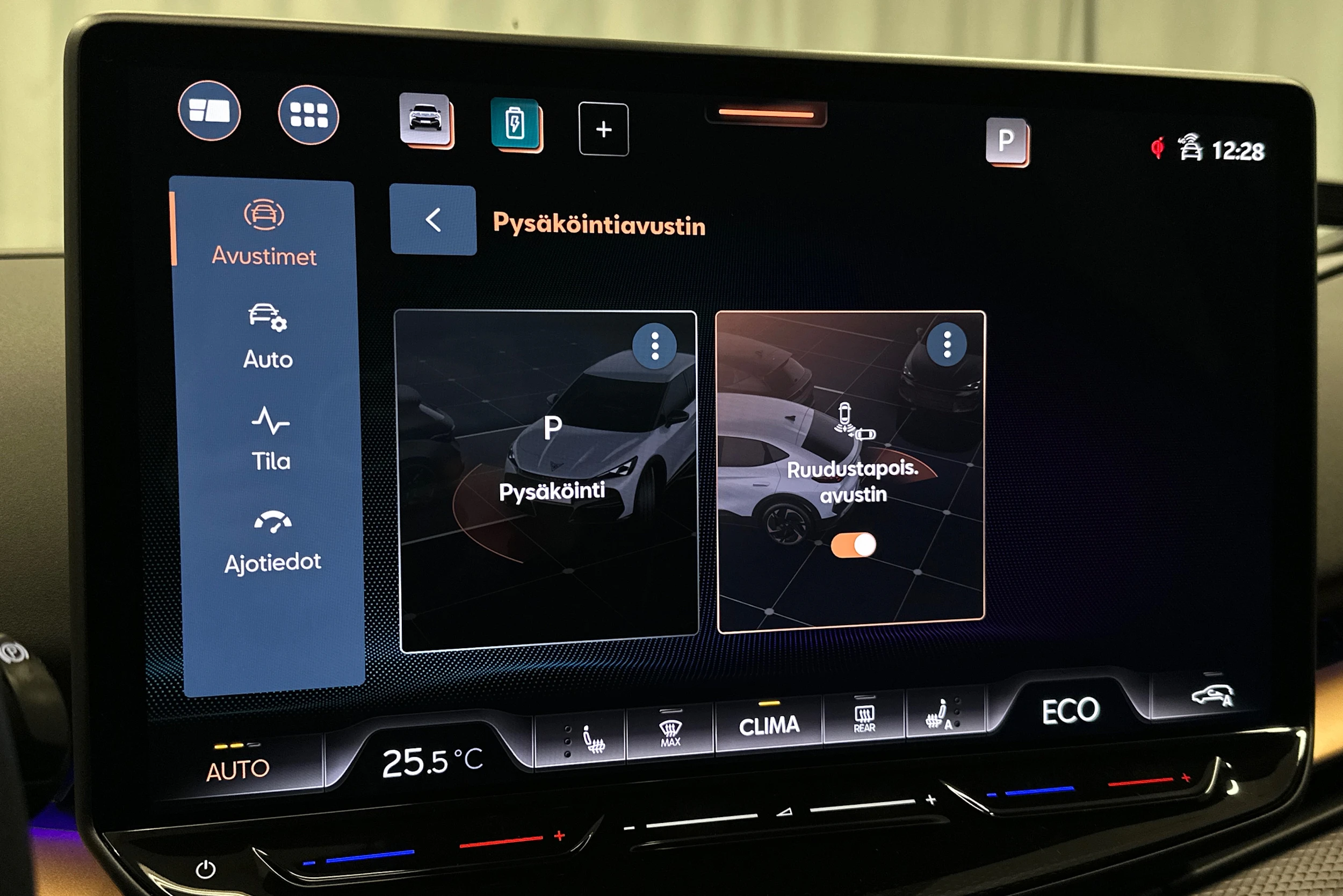 harmaa CUPRA Tavascan 2024 kuva 25.