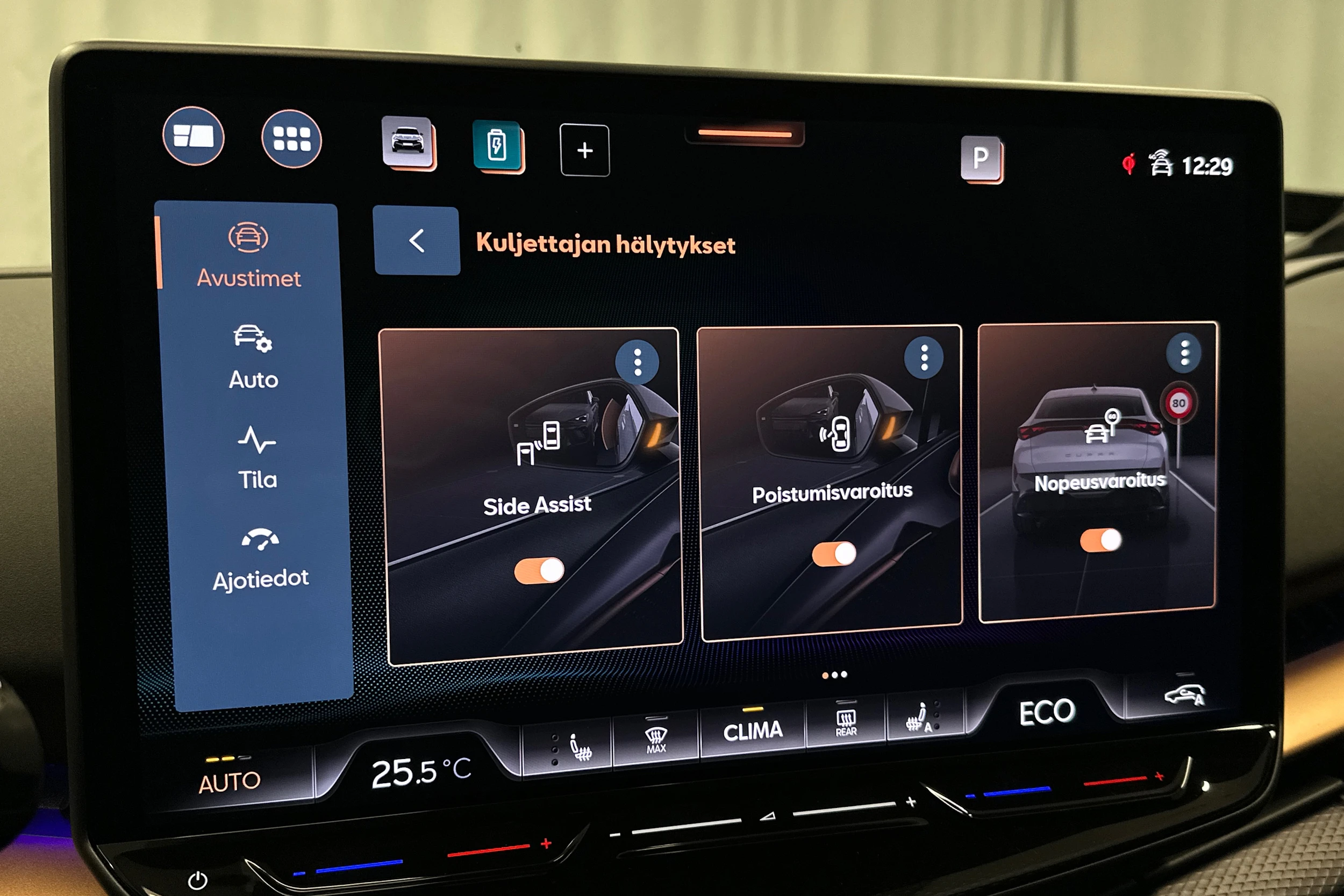 harmaa CUPRA Tavascan 2024 kuva 29.