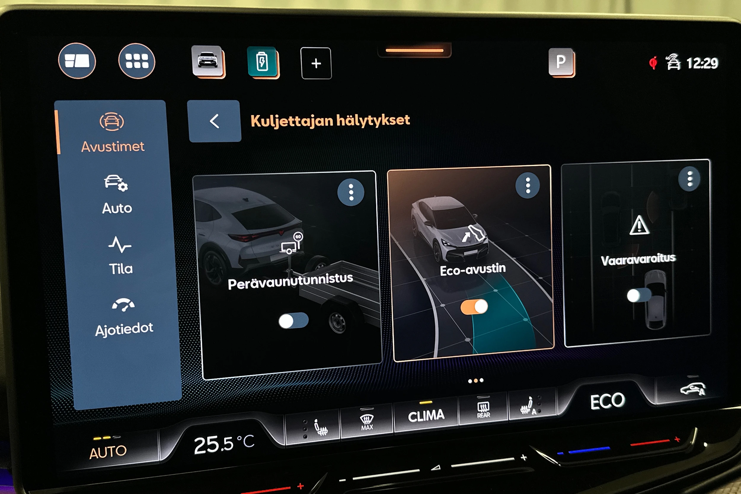 harmaa CUPRA Tavascan 2024 kuva 30.