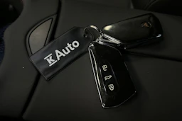 harmaa CUPRA Tavascan 2024 kuva 42.