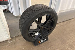 harmaa CUPRA Tavascan 2024 kuva 10.