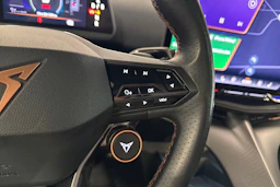 harmaa CUPRA Tavascan 2024 kuva 12.