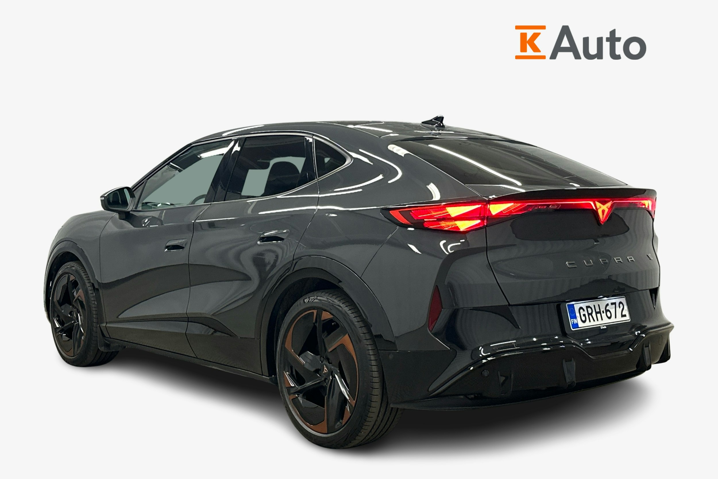harmaa CUPRA Tavascan 2024 kuva 2.