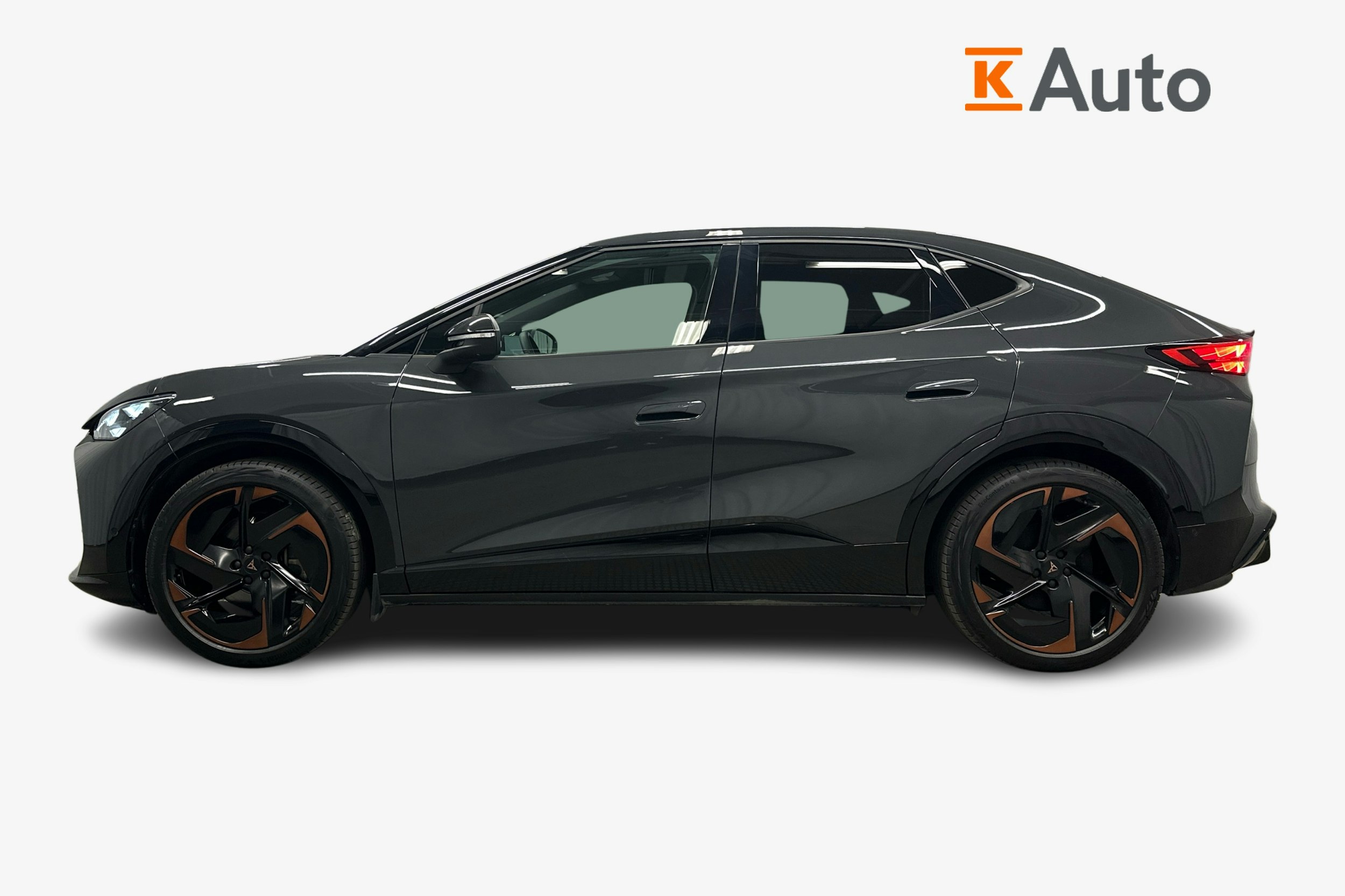 harmaa CUPRA Tavascan 2024 kuva 5.