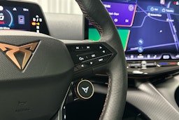 harmaa CUPRA Tavascan 2024 kuva 10.