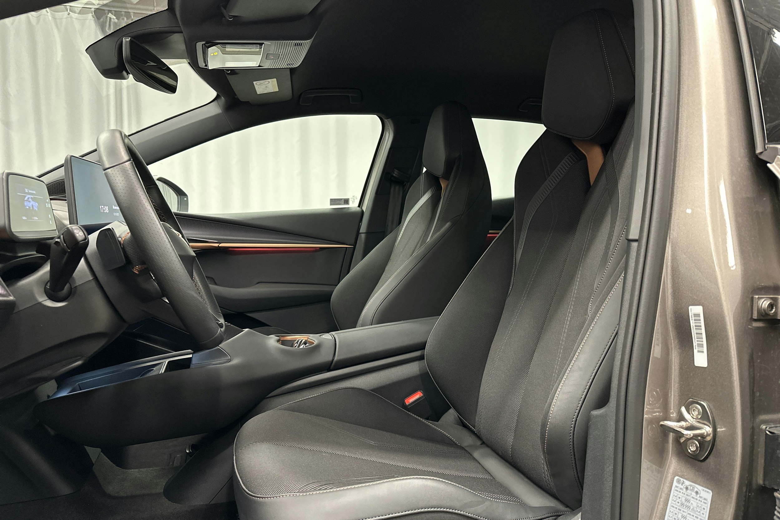 beige CUPRA Tavascan 2024 kuva 11.