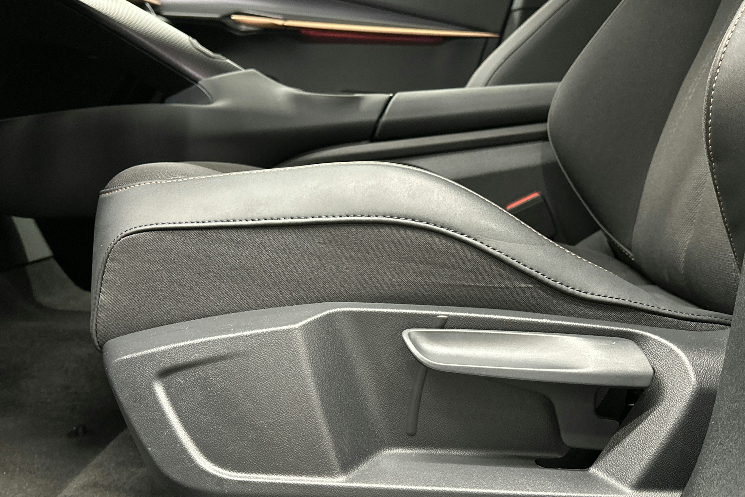 beige CUPRA Tavascan 2024 kuva 14.