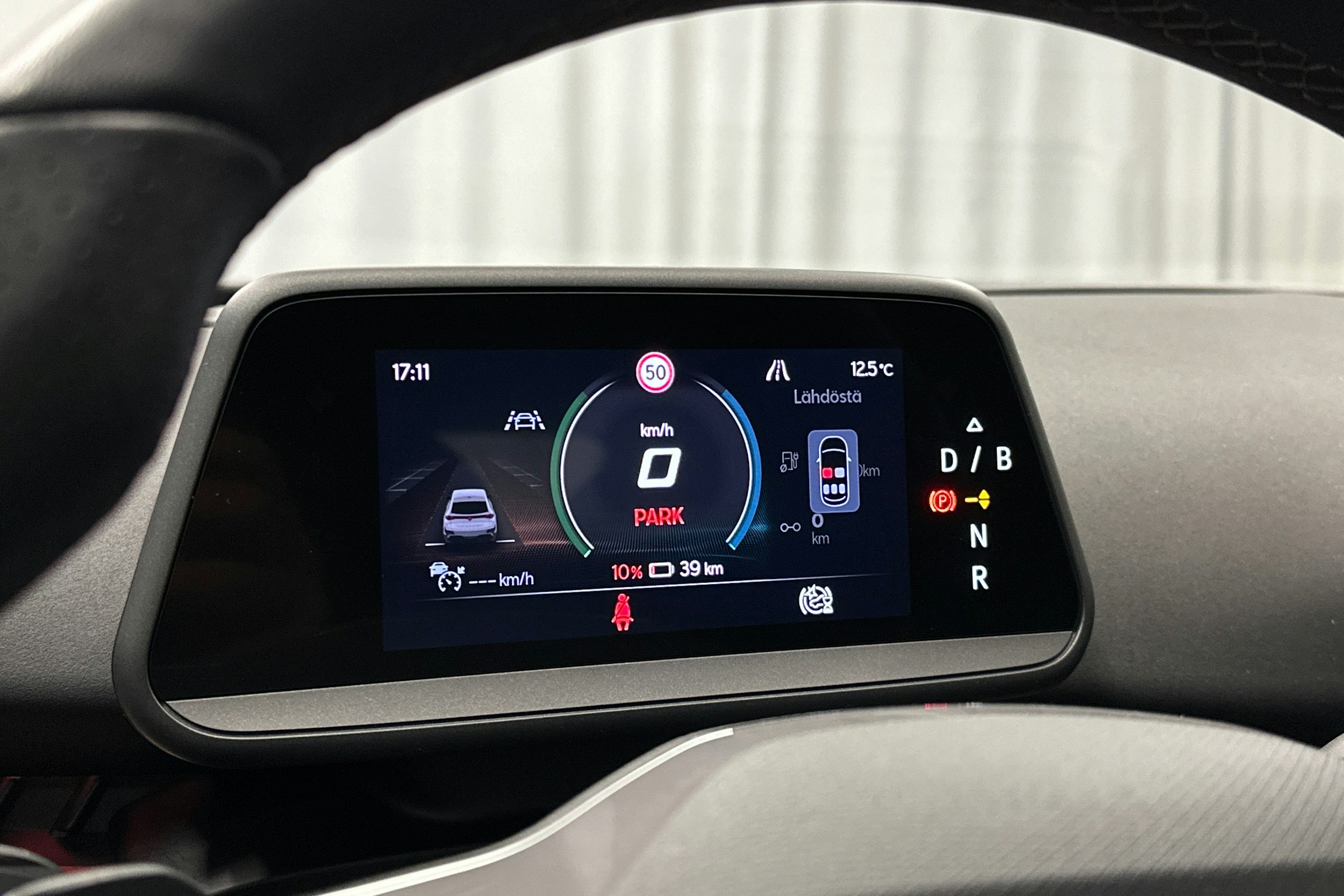 beige CUPRA Tavascan 2024 kuva 15.