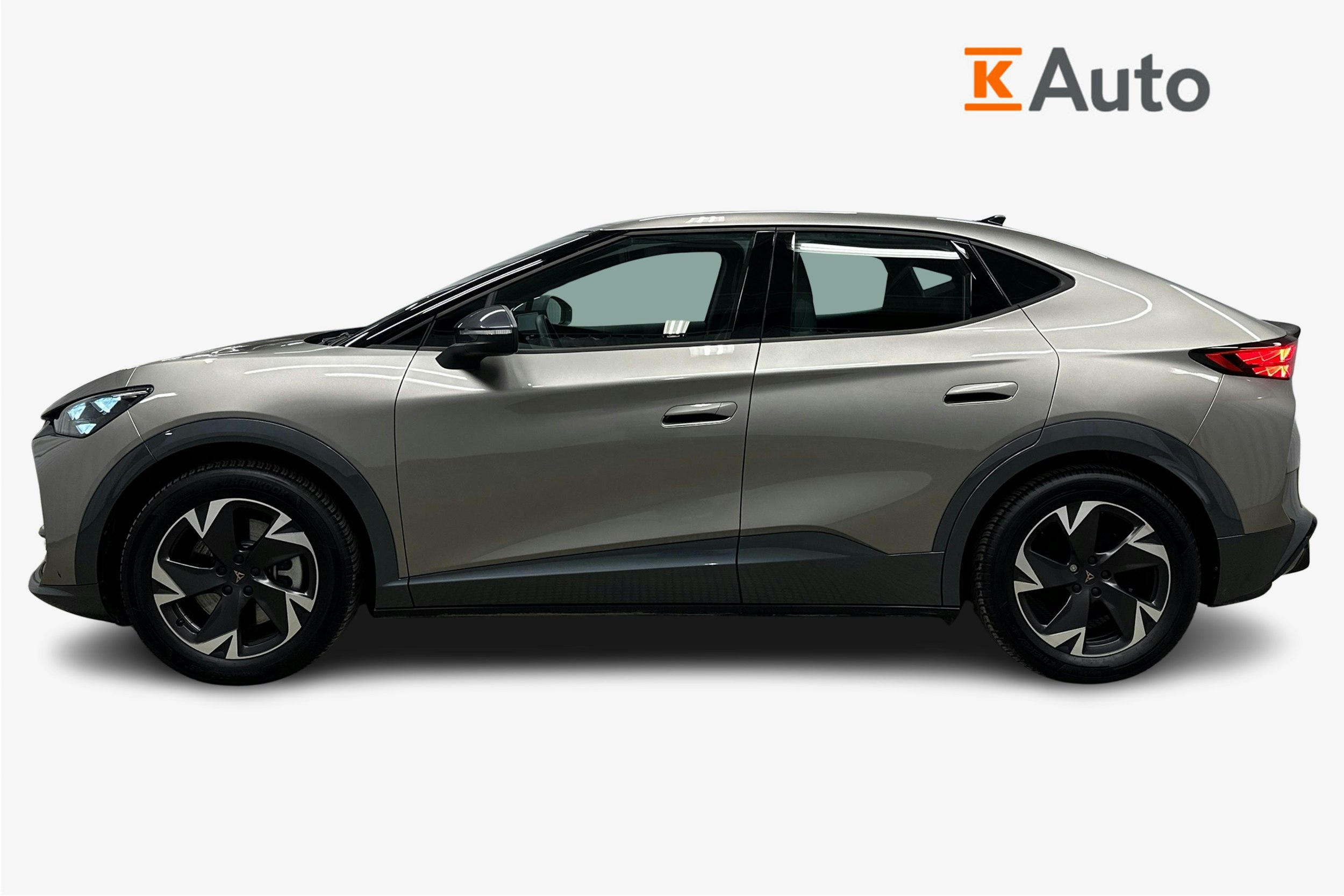 beige CUPRA Tavascan 2024 kuva 5.