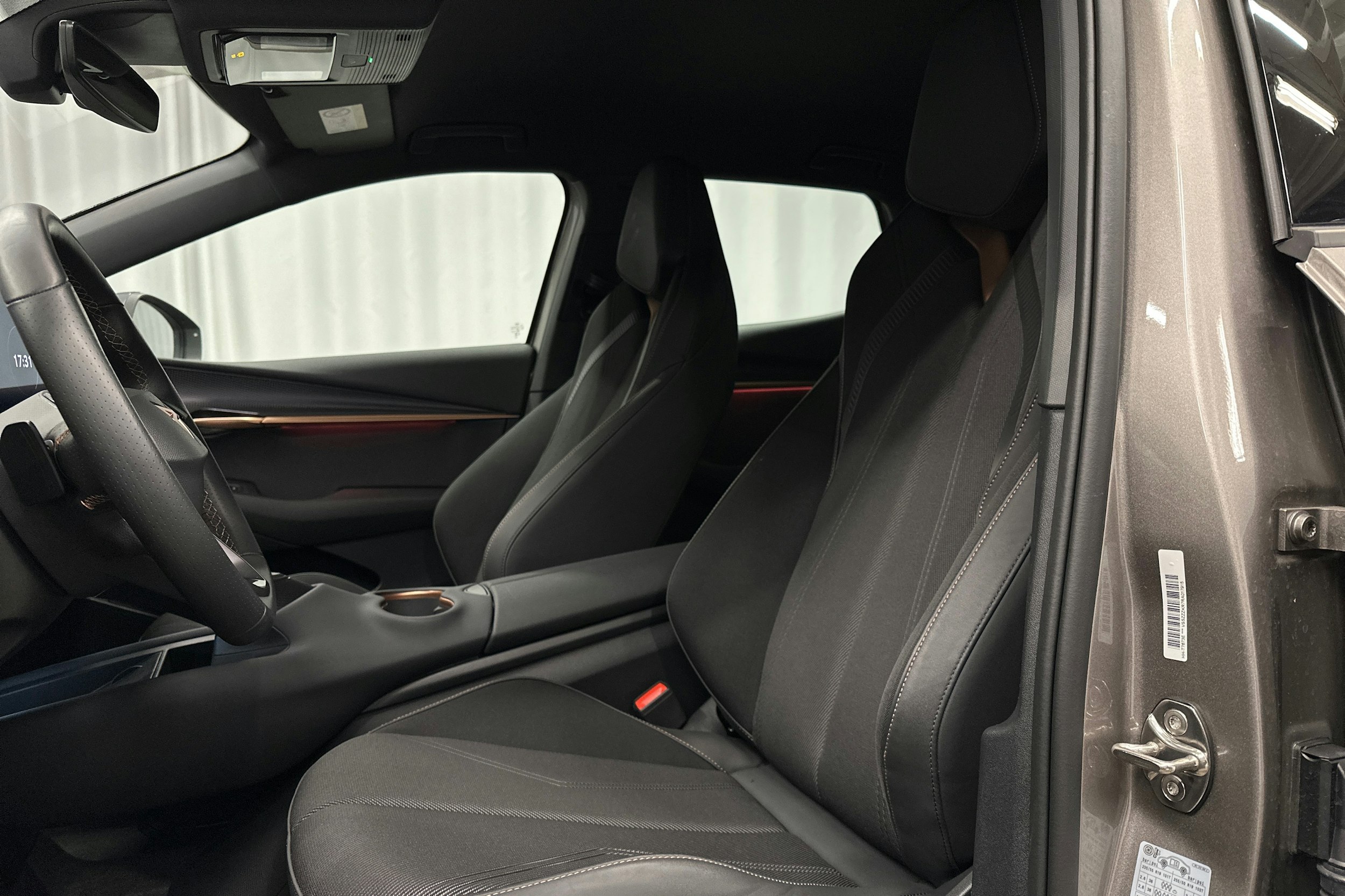 beige CUPRA Tavascan 2024 kuva 11.