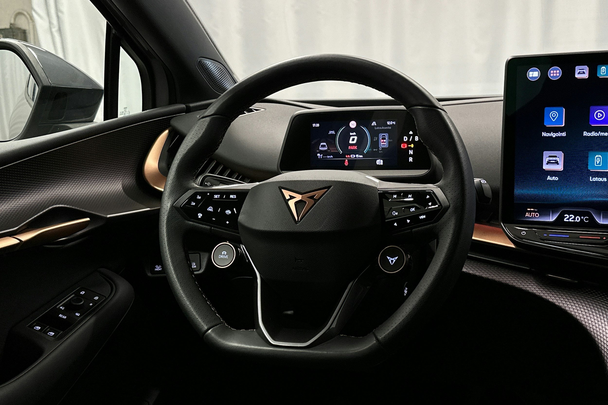 beige CUPRA Tavascan 2024 kuva 13.