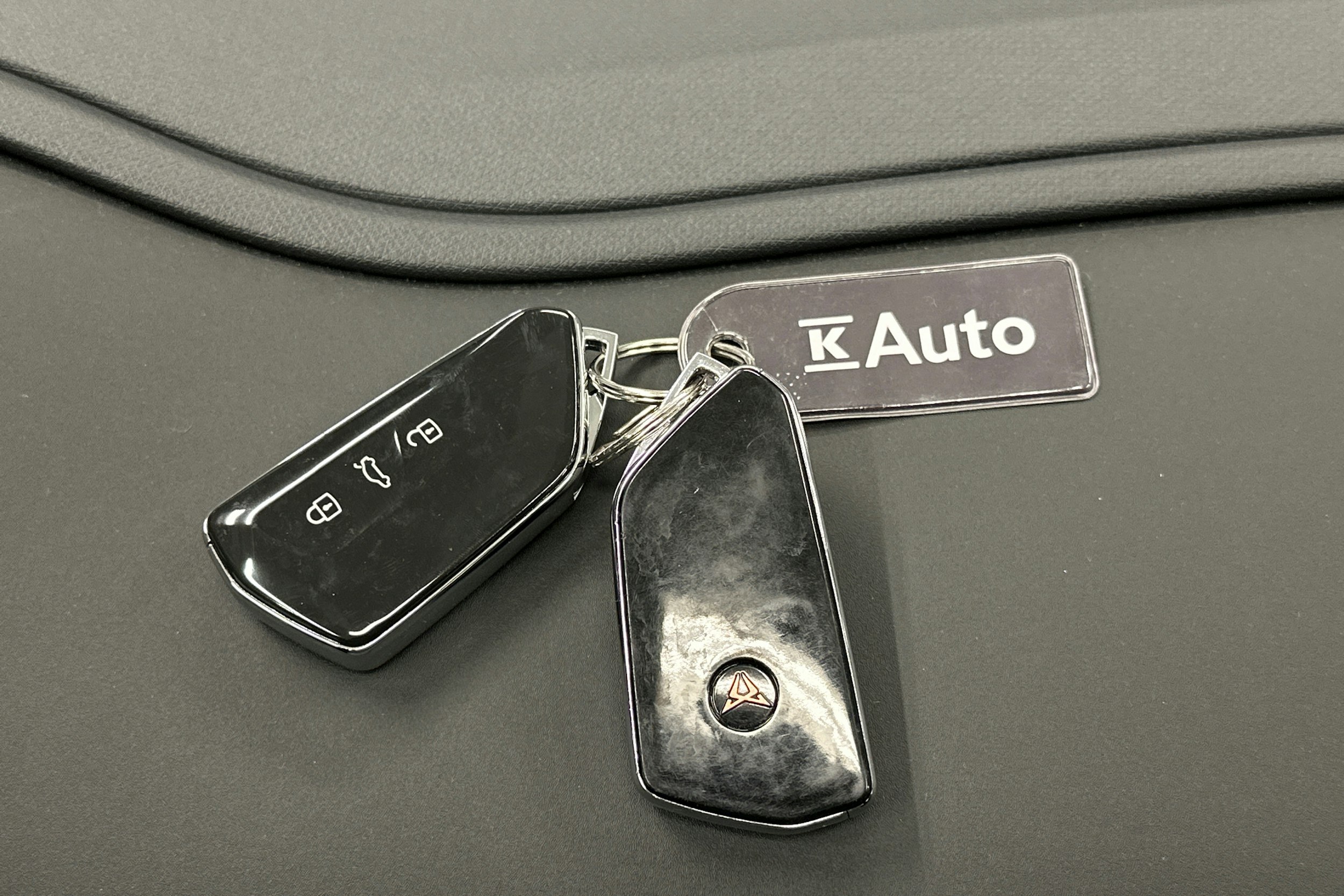 beige CUPRA Tavascan 2024 kuva 29.