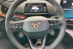 ruskea (beige) CUPRA Tavascan 2024 kuva 12.