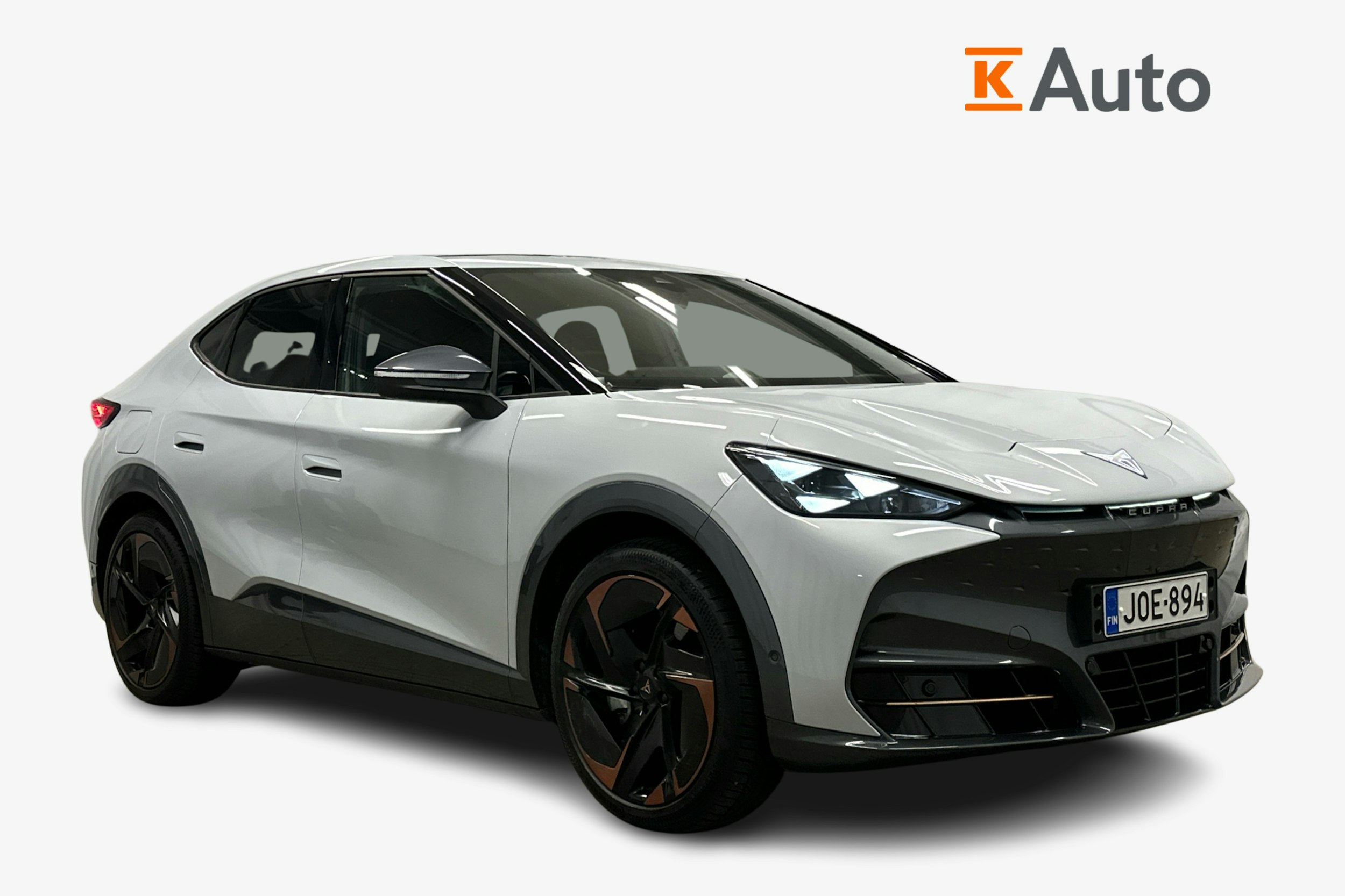valkoinen CUPRA Tavascan 2024 kuva 1.
