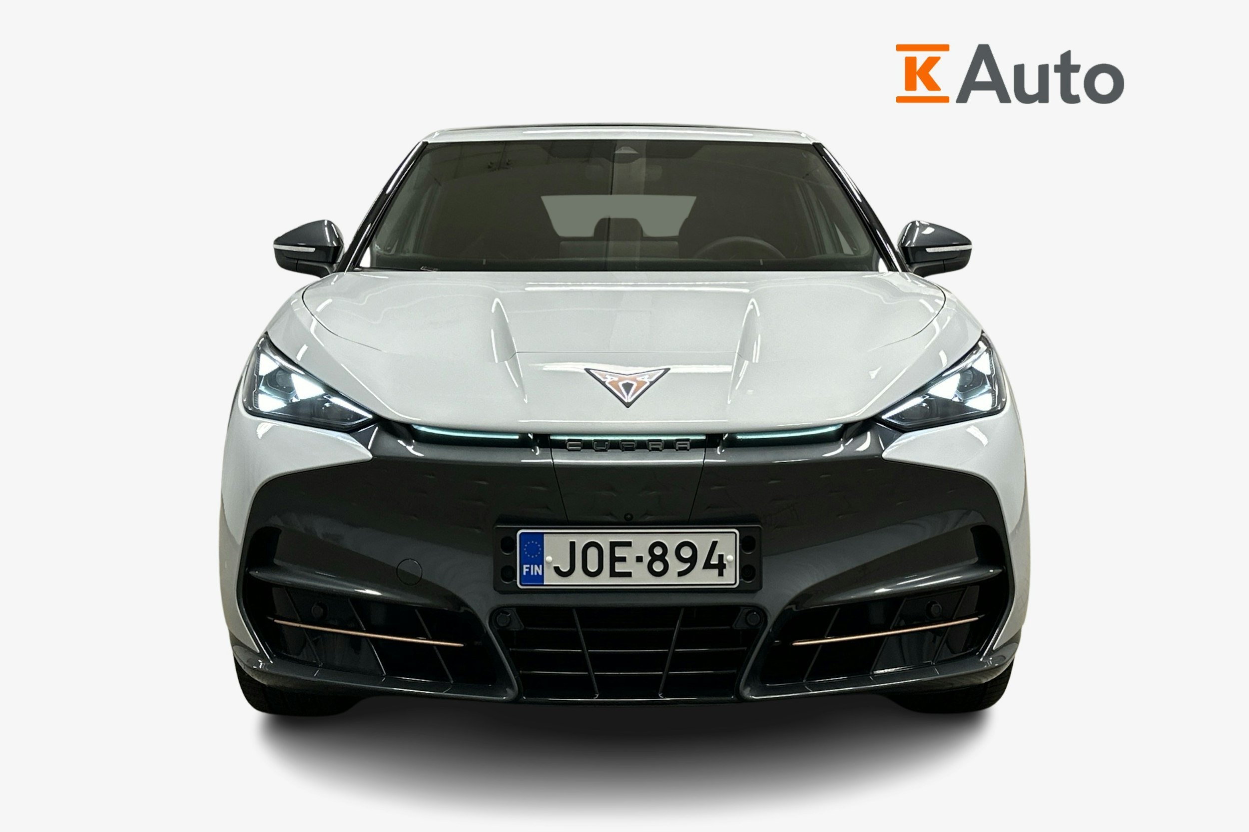 valkoinen CUPRA Tavascan 2024 kuva 4.