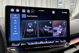 valkoinen CUPRA Tavascan 2024 kuva 17.