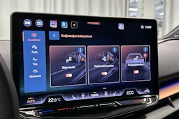 valkoinen CUPRA Tavascan 2024 kuva 18.