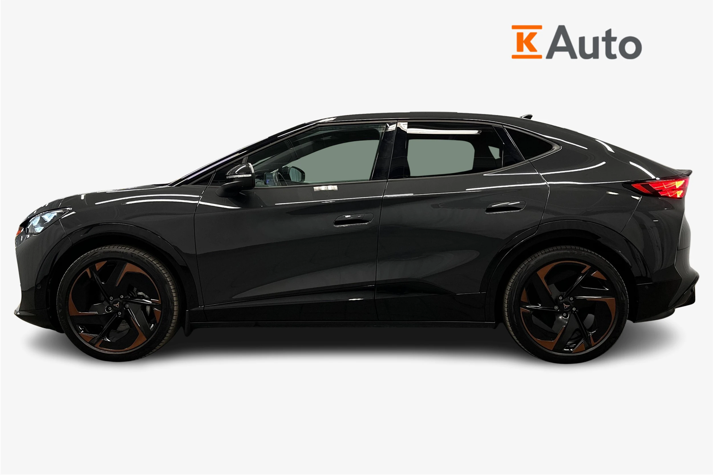 harmaa CUPRA Tavascan 2024 kuva 7.