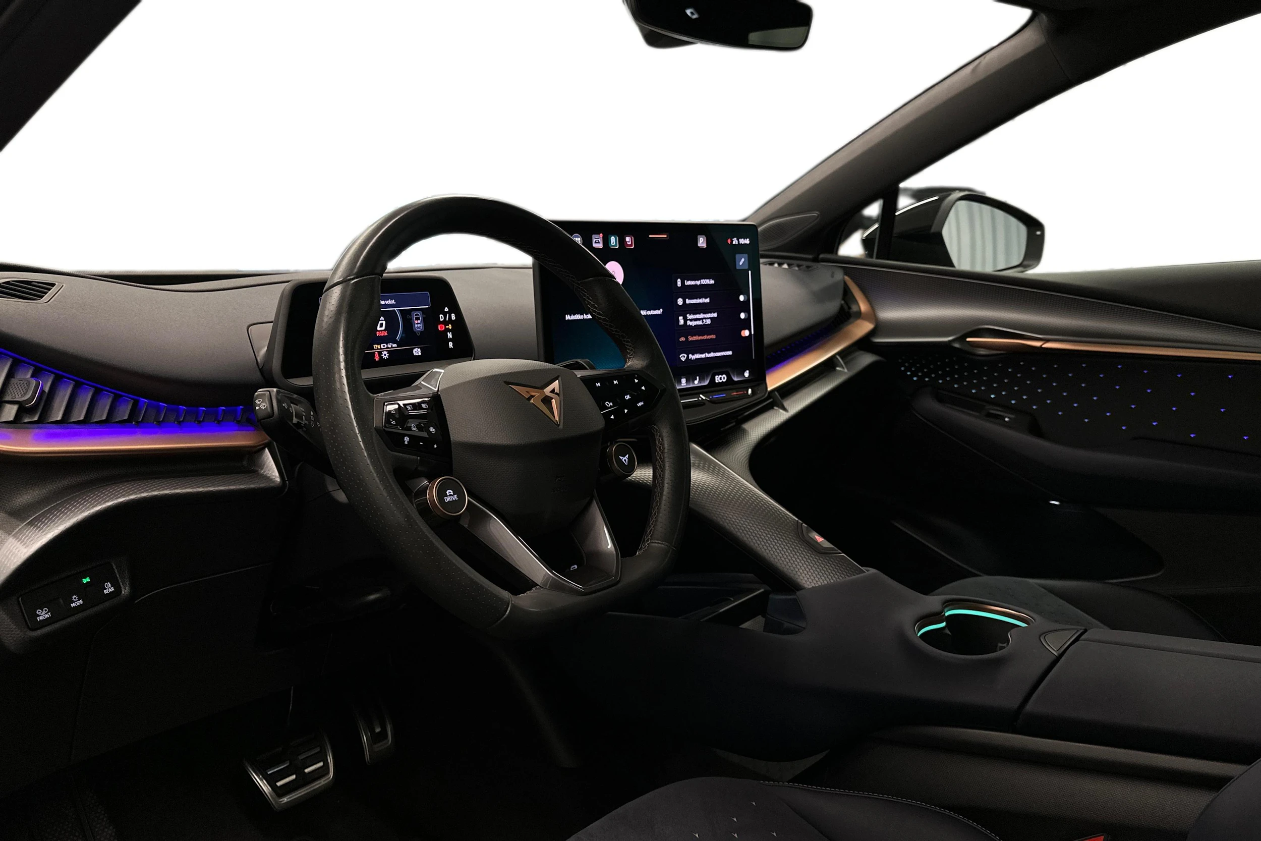 harmaa CUPRA Tavascan 2024 kuva 8.