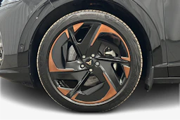 harmaa CUPRA Tavascan 2024 kuva 12.