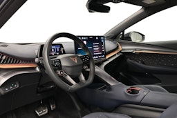 sininen CUPRA Tavascan 2024 kuva 7.