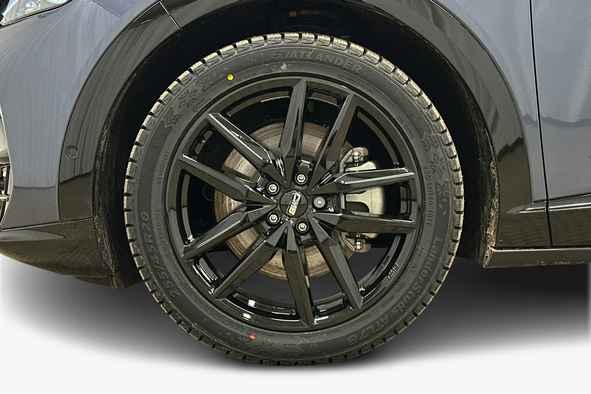 sininen CUPRA Tavascan 2024 kuva 11.