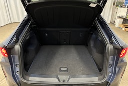 sininen CUPRA Tavascan 2024 kuva 14.