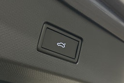 sininen CUPRA Tavascan 2024 kuva 15.