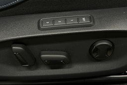 sininen CUPRA Tavascan 2024 kuva 19.