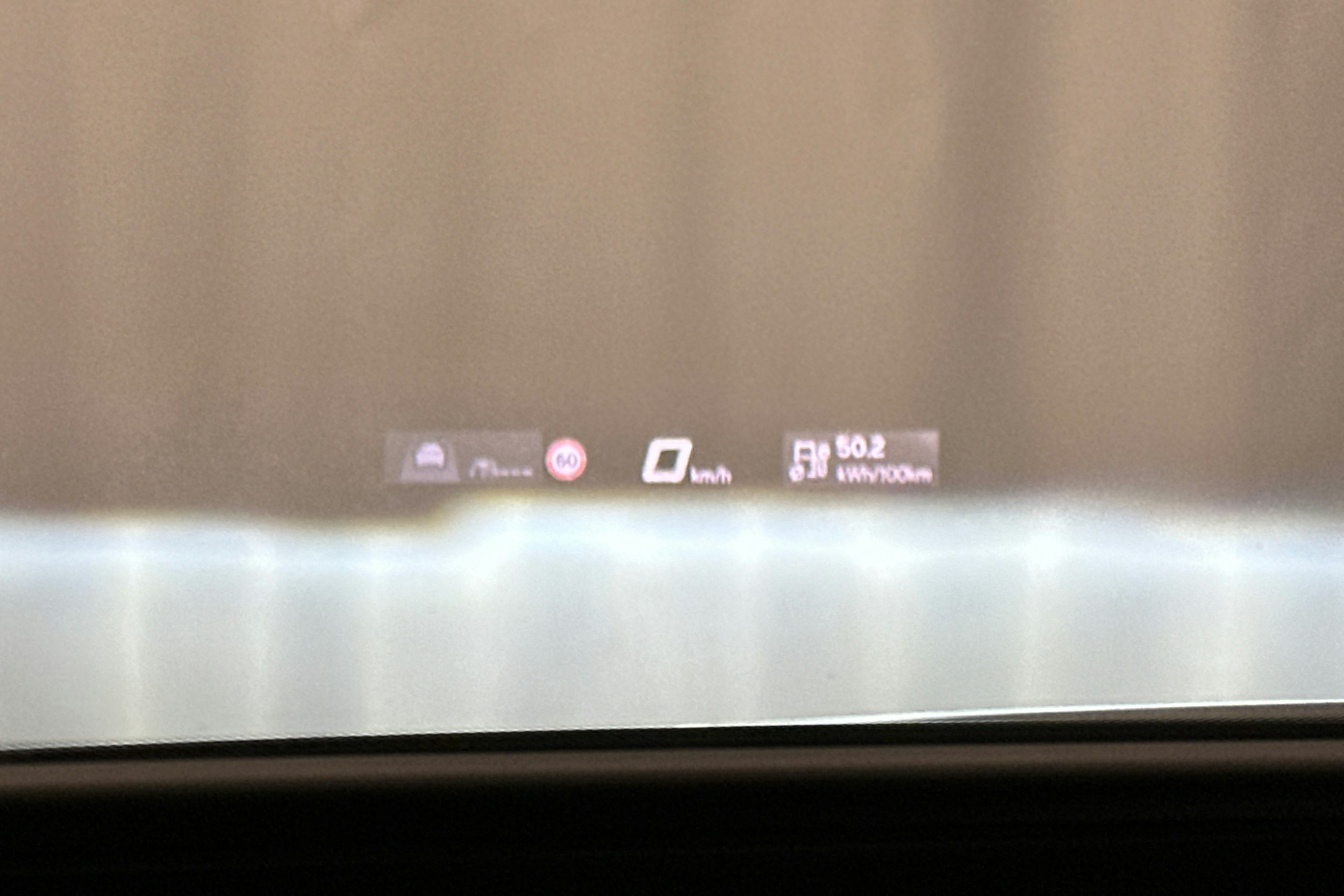 sininen CUPRA Tavascan 2024 kuva 25.