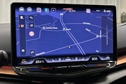 sininen CUPRA Tavascan 2024 kuva 26.