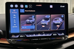 sininen CUPRA Tavascan 2024 kuva 29.