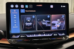 sininen CUPRA Tavascan 2024 kuva 30.