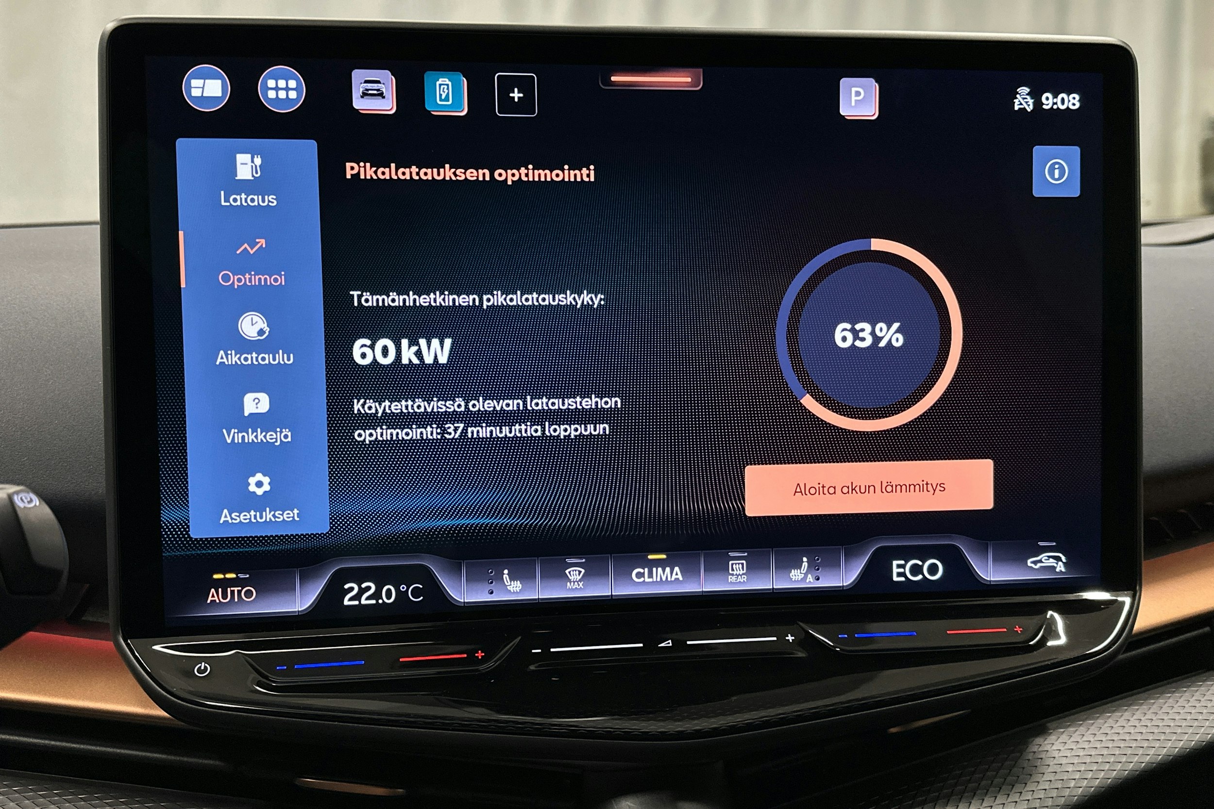 sininen CUPRA Tavascan 2024 kuva 35.