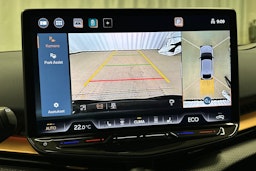 sininen CUPRA Tavascan 2024 kuva 38.