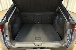 sininen CUPRA Tavascan 2024 kuva 14.