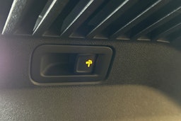 sininen CUPRA Tavascan 2024 kuva 15.