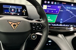 sininen CUPRA Tavascan 2024 kuva 22.