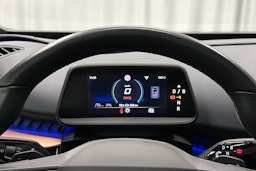 sininen CUPRA Tavascan 2024 kuva 23.