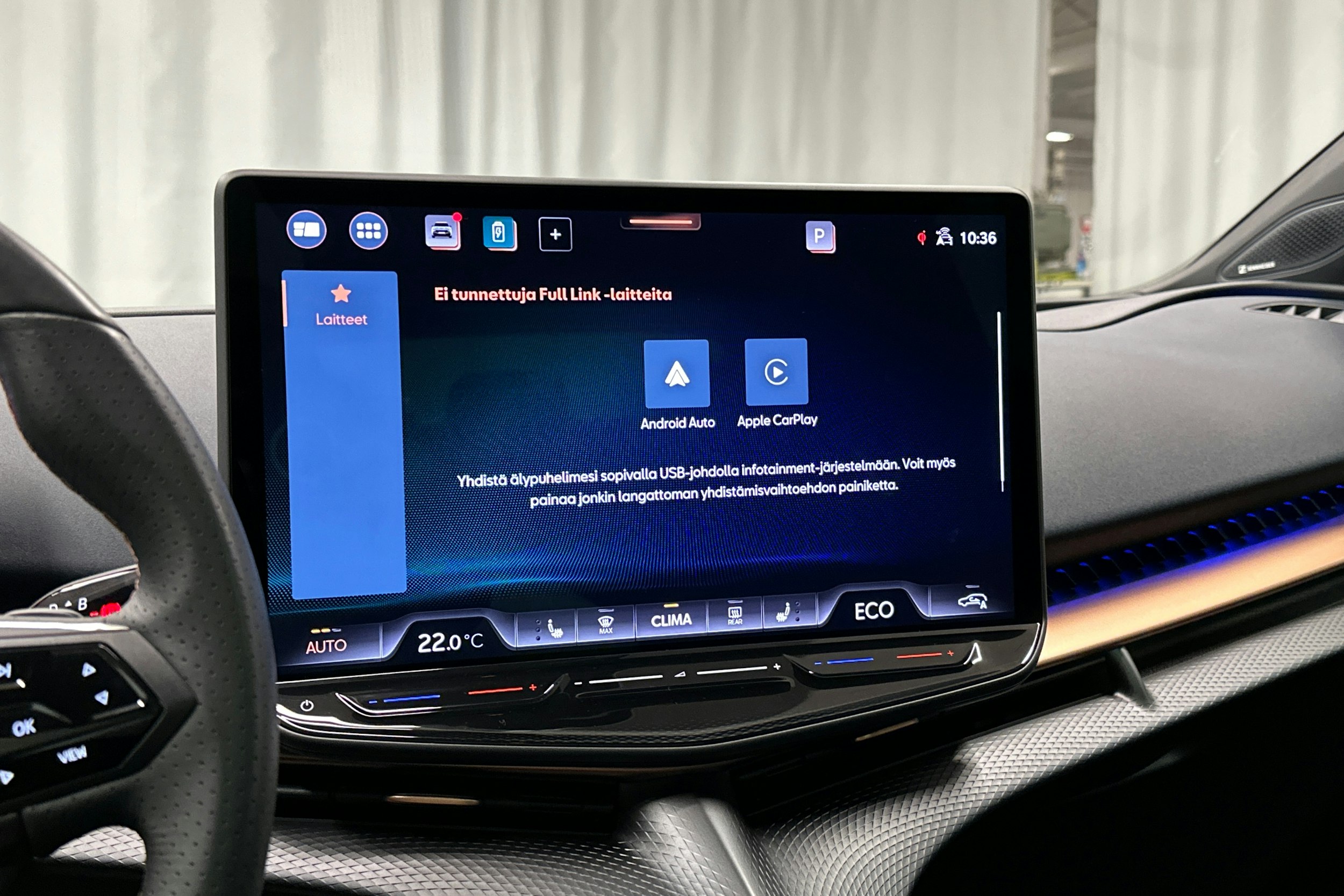 sininen CUPRA Tavascan 2024 kuva 28.