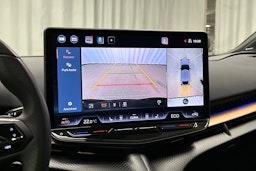 sininen CUPRA Tavascan 2024 kuva 36.