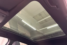 sininen CUPRA Tavascan 2024 kuva 38.